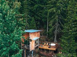 LAUV Tretopphytter, hotel in Eidsvoll