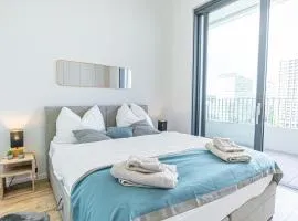 Fancy 2BR & 1LR Apartment Panoramic Sky View