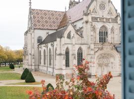 Les Loges de Brou - Vue directe sur le Monastère de Brou, Hotel in Bourg-en-Bresse