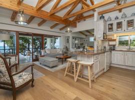 3 Bedroom Bungalow on the Rocks, hotel in Cape Town