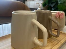 Lily'house - Apartment Vinsmart City Tây Mỗ, Hotel in Phú Thú