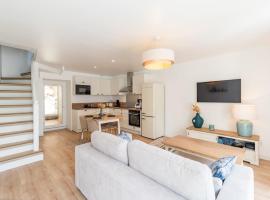 Charmante maison neuve avec terrasse Port du Legue, hotel v destinaci Plérin