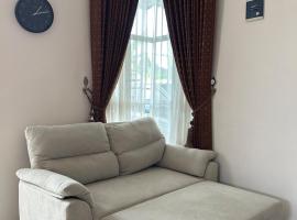 Magnolia Homestay, hotel in Purwokerto