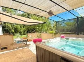 Le Titibu, Gîte et Spa entre Ardèche et Provence, Clim, BBQ, Netflix, classé 5 étoiles