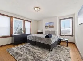 Cozy 1BR King - Near City Airport