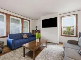 Cozy 1BR King - Near City Airport