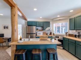 Cute modern 2 bed retreat, a perfect basecamp, hotel v destinácii Fraser