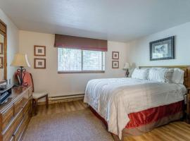 Winter Park Mountain Retreat with Stunning Views, hotel u gradu 'Winter Park'