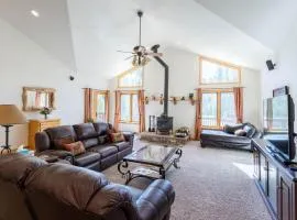Spacious Pet-Friendly Grand Lake House