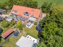 Noorderburcht, hotel in Oosterend