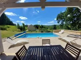 La Maison Odile à Sarlat avec piscine chauffée