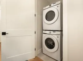 Cozy Grand Lake Hideaway Walk to Lake and Restaurants