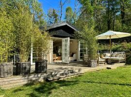 Elegant Holiday Home With Outdoor Kitchen, hôtel à Melby