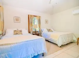 Bonsai Rentals - West Bay Private Rooms