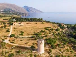 16Th-Century Tower By The Sicilian Sea