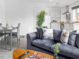 2 Bed Apartment - Sleeps 3 - Parking - Cradley Heath 54C、Nethertonのホテル