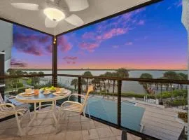 Casa Sol - Waterfront Island Rental - Ocean Views - Near Beach