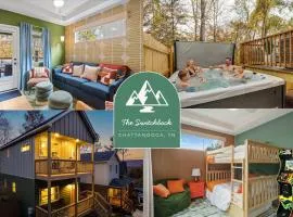 Luxury Hot Tub & Fire Pit Home Pet Friendly