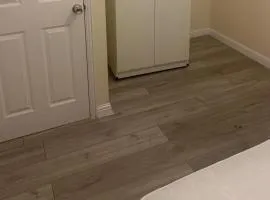 2 Bedroom House - Sleeps 5 - Free Parking Wifi