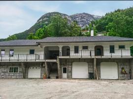 3 Bedroom Lovely Apartment In Eidfjord, hotel i Eidfjord