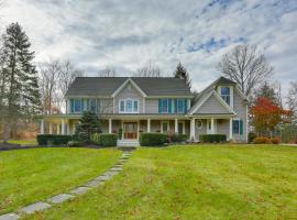 Pond + Gazebo: Expansive Hudson Valley Escape!, Hotel in Goshen