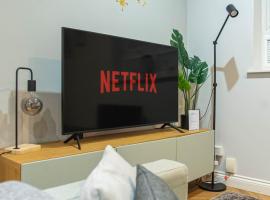 Modern 2BR 2Bath Central Leeds Apartment Parking โรงแรมในCentral Station