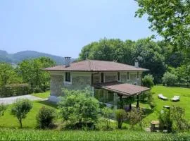 Rural House in Igorre with Garden for 8 Guests