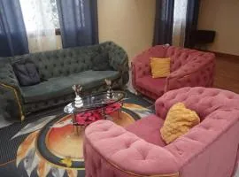 Villa de luxe LE HAVRE DE JOIE ET DE PAIX 300m2 de superficie Wifi illimité forage et grande cour pour garer plusieurs voitures ou organisation celebrations