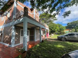 Casa en Ituzaingó Rincón Santa María, khách sạn ở Ituzaingó