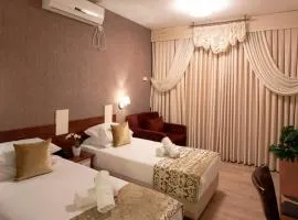 Aristocrat Hotel Haredi