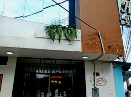 Hotel RUAH，位于通贝斯的酒店