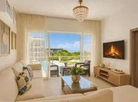 Elegant 2BR Apt, Steps to Hard Rock