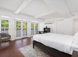 Wine Country Luxury King Room in Boutique Hotel