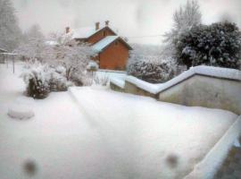 Dolomitiloungebelluno Mountain resources، فندق في بيلونو