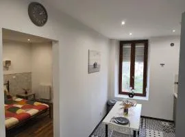 Cozy Studio avec Parking Charleville