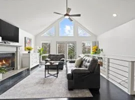 Hawk Mountain Song- Massanutten Home with hot tub!