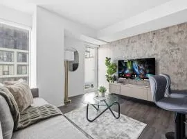 Modern Downtown Gem 1BR Condo Near Eaton Centre