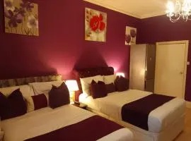 Executive Suite at Ideal home & cottage, Inviting 2 Bedroom apartment, Sleep 6 Ideal for contractors, family & Groups