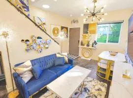 J. Chic 2BR w/Patio, Grill, Parking, by Universal