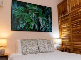 Jaco 1BD Getaway AC Pool Walk to Beach & Town