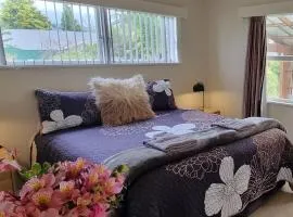 Quiet cul de sac, close to Abel Tasman