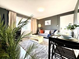 Cosy 2 Bed Flat, Up to 6 Guests, Plus 4 Onsite Free Parking Reading South M4 Jct 11 RG28PY, hotel v destinácii Reading