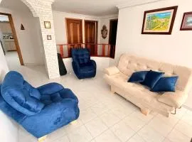 Apartamento frente al parque infantil
