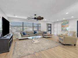 1 Block To Beach - Fully Upgraded Spacious & Quiet, hotel in Fort Myers Beach