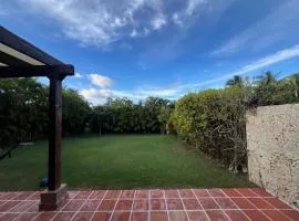 Condo 1bdr 1bth with kitchen and garden