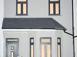 Modern holiday house near Heathrow