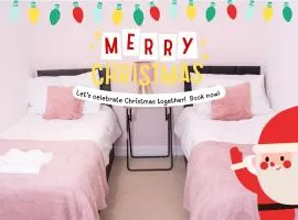 Newly Renovated Sanctuary for 4 in Charlotte House