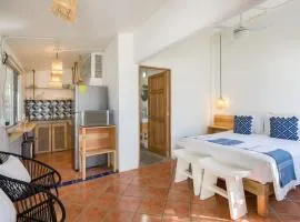 Cozy Studio Steps from Beach & Surf