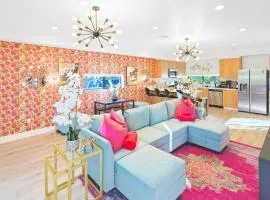 O - Bright and Spacious 3BR Getaway - 15 min to Universal -Balcony, Grill and Parking - Sleeps 13