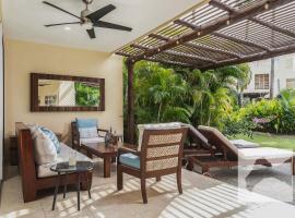 Luxury Beach Condo Walk to Town & Ocean, hotel sa Punta Mita